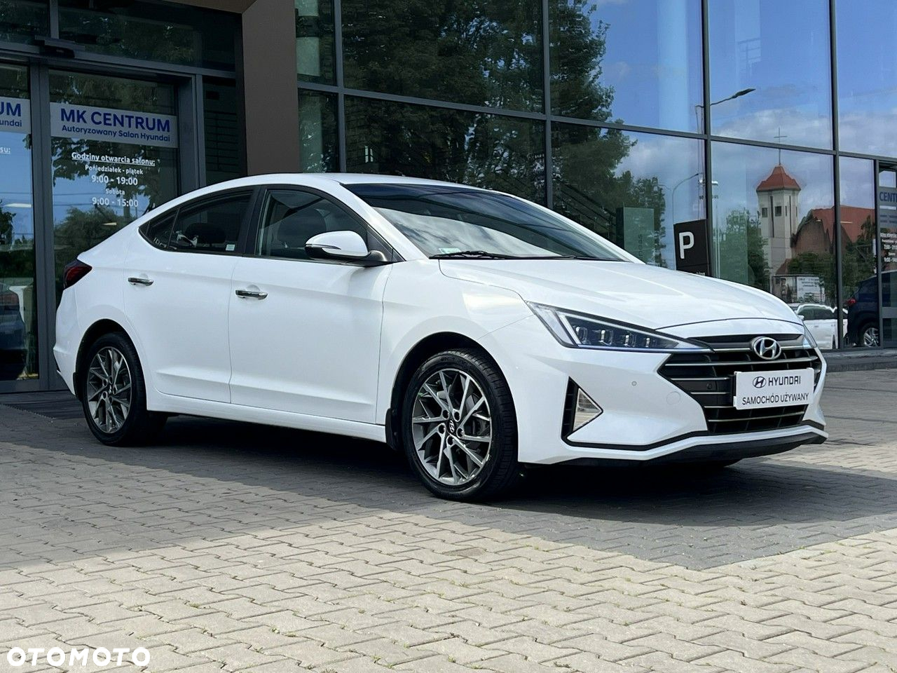 Hyundai Elantra - 4