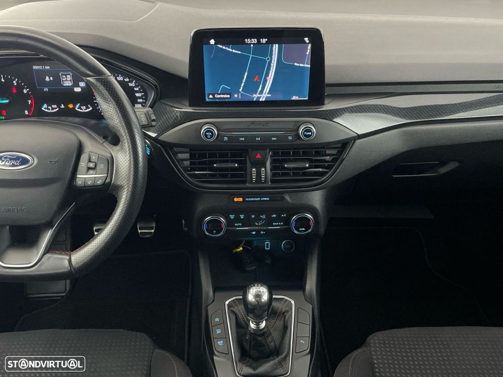 Ford Focus 1.0 EcoBoost ST-Line - 15