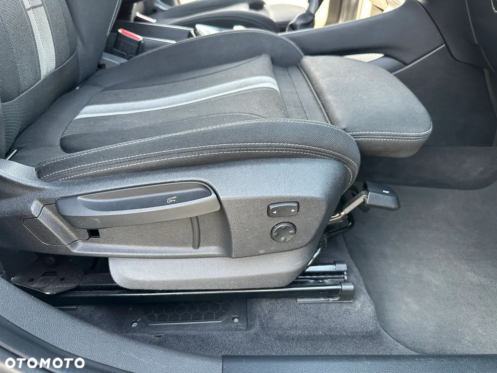 BMW X1 xDrive20d Sport Line - 31