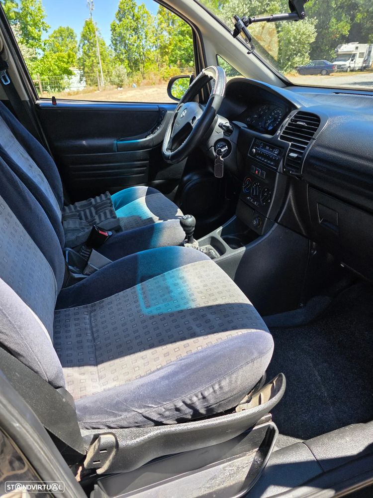 Opel Zafira 2.0 DTi - 11