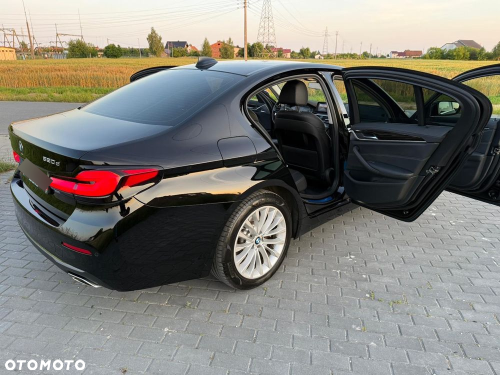BMW Seria 5 520d xDrive Luxury Line - 21