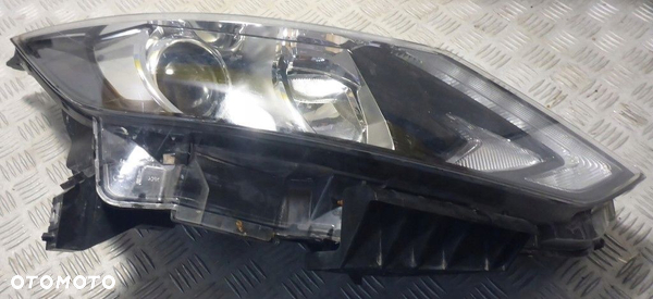 Nissan Qashqai II J11Reflektor Prawy10018013
