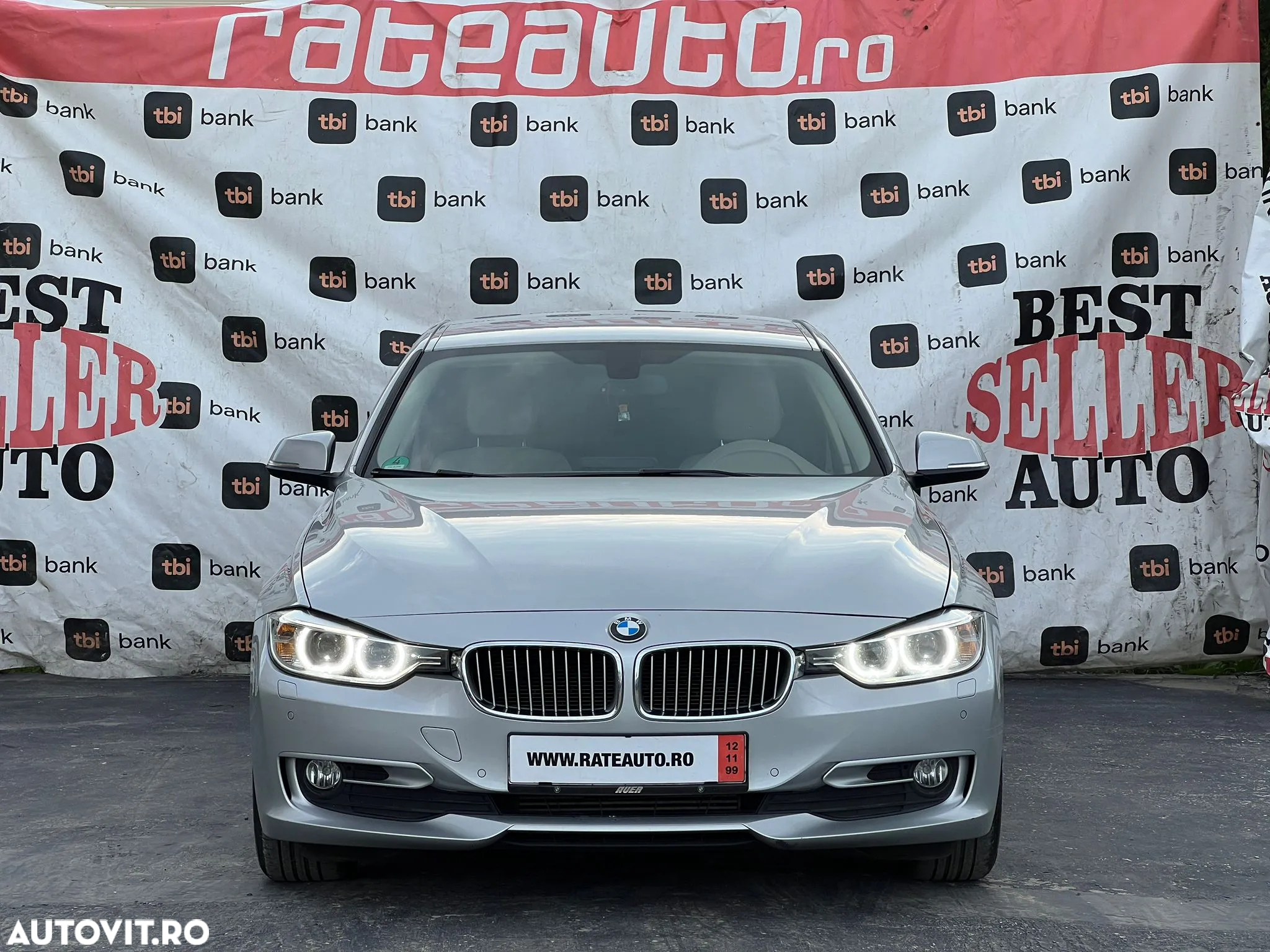 BMW Seria 3 320d DPF Touring Aut. - 2