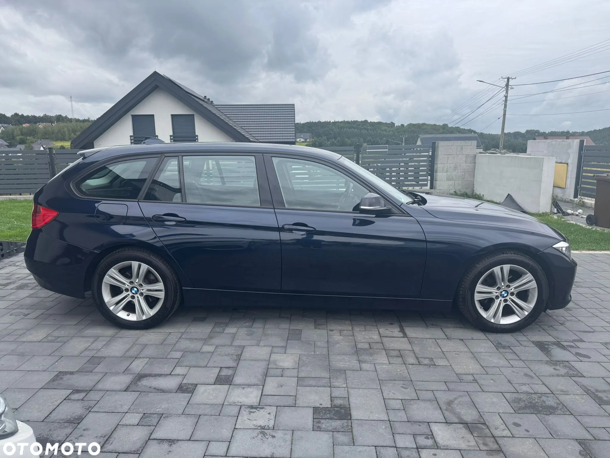 BMW Seria 3 318d Touring Sport Line - 4