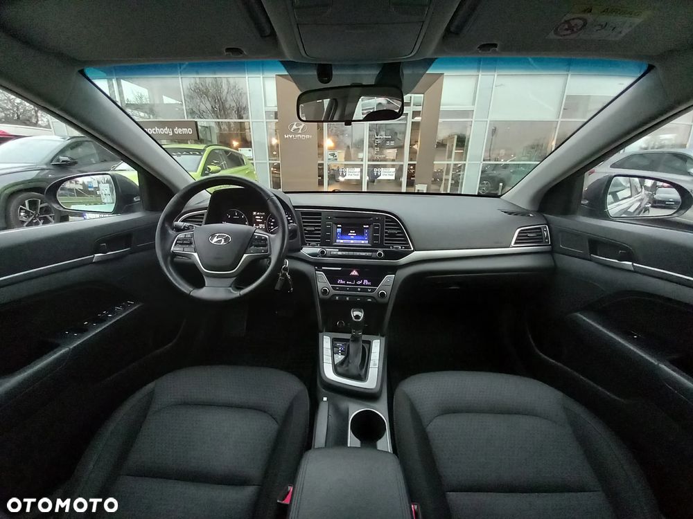 Hyundai Elantra 1.6 CRDi BlueDrive Style DCT - 12
