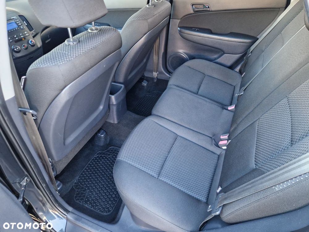 Hyundai i30 1.6 CRDi Comfort - 26