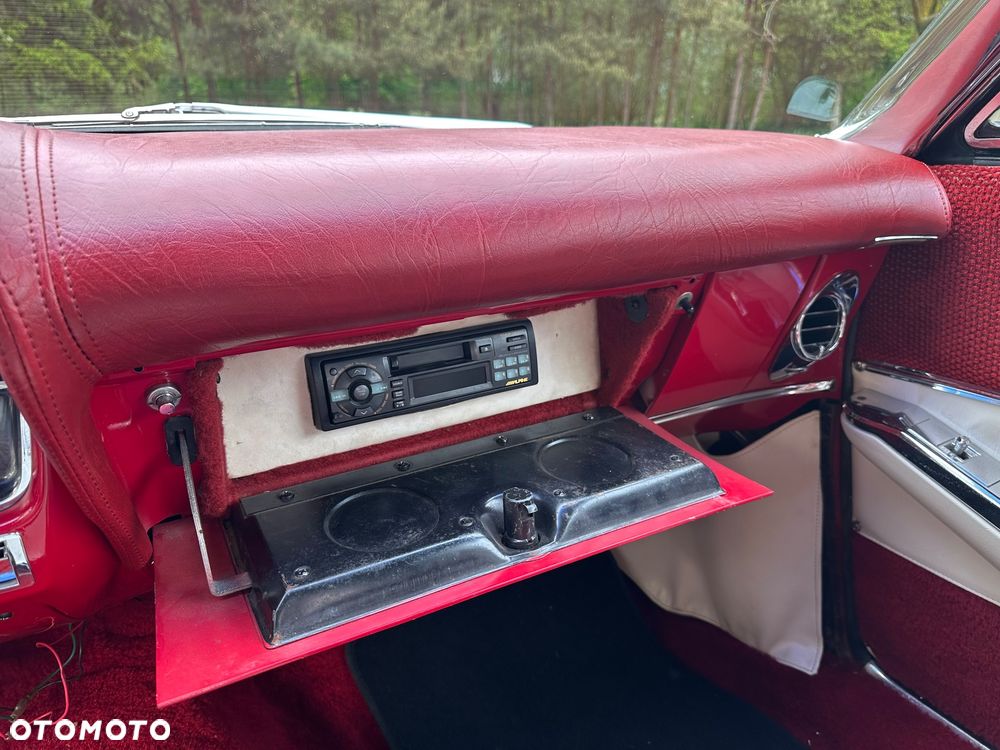 Cadillac Deville - 36