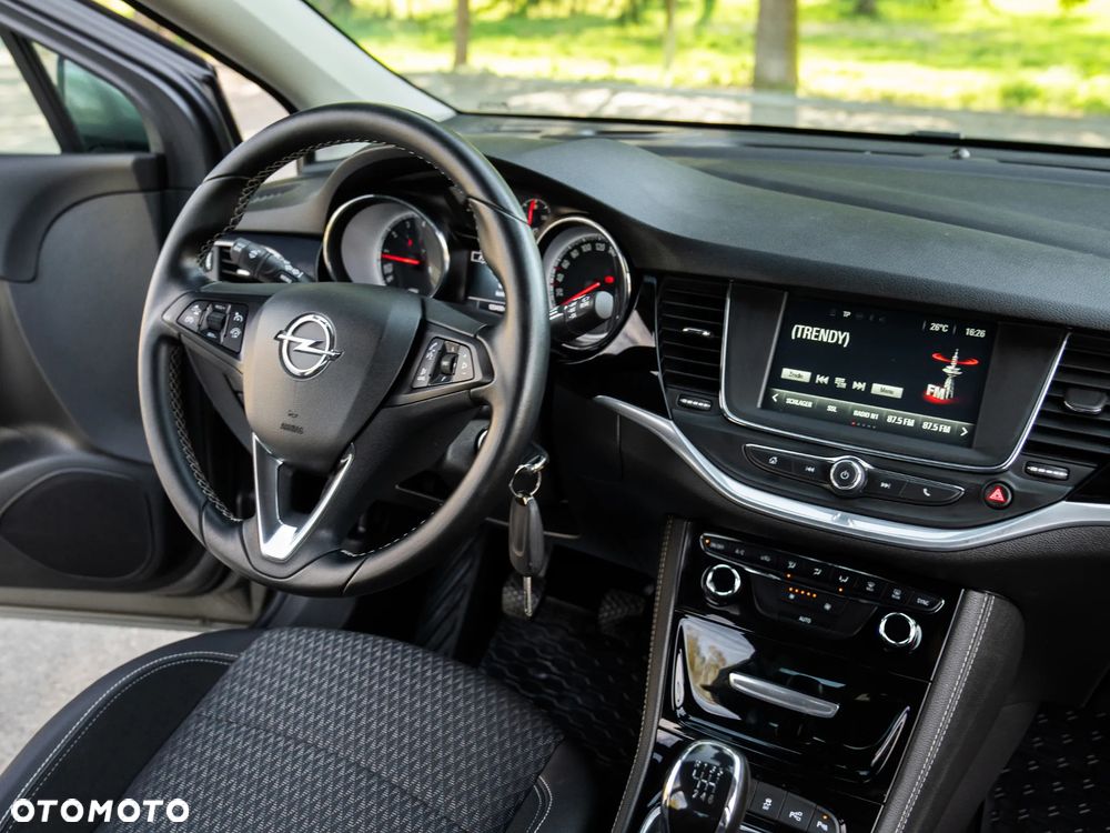 Opel Astra 1.4 Turbo Innovation - 33