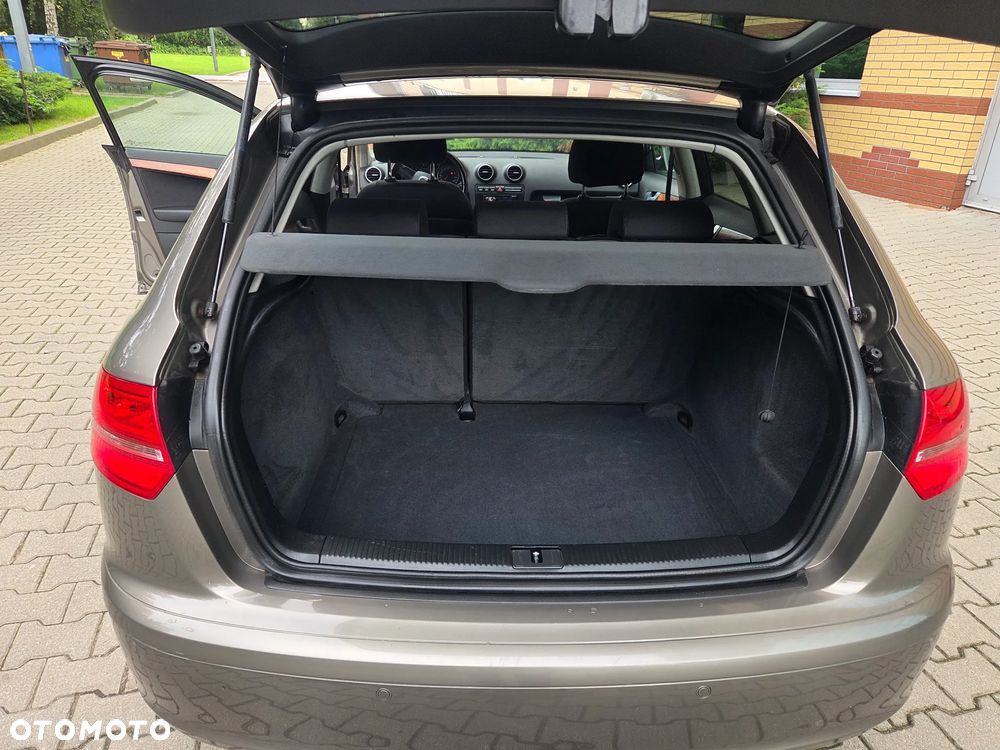 Audi A3 Sportback 1.6 Ambiente - 26