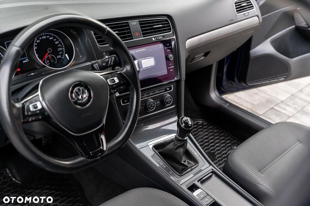 Volkswagen Golf - 32