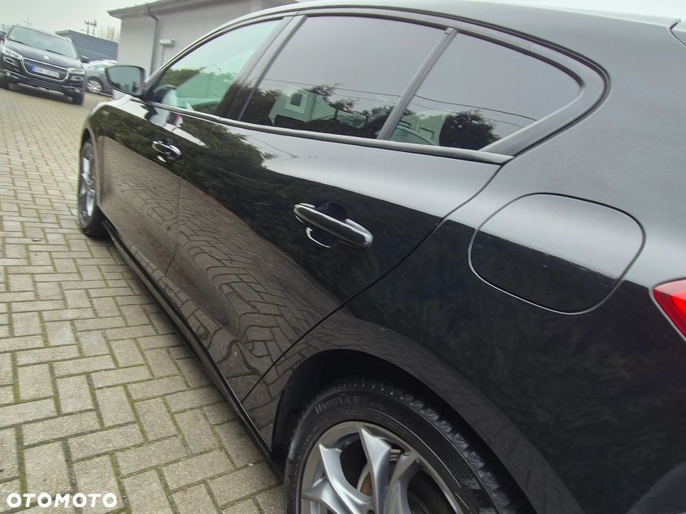 Ford Focus 1.5 EcoBlue STart-Stopp-System ST-LINE - 23