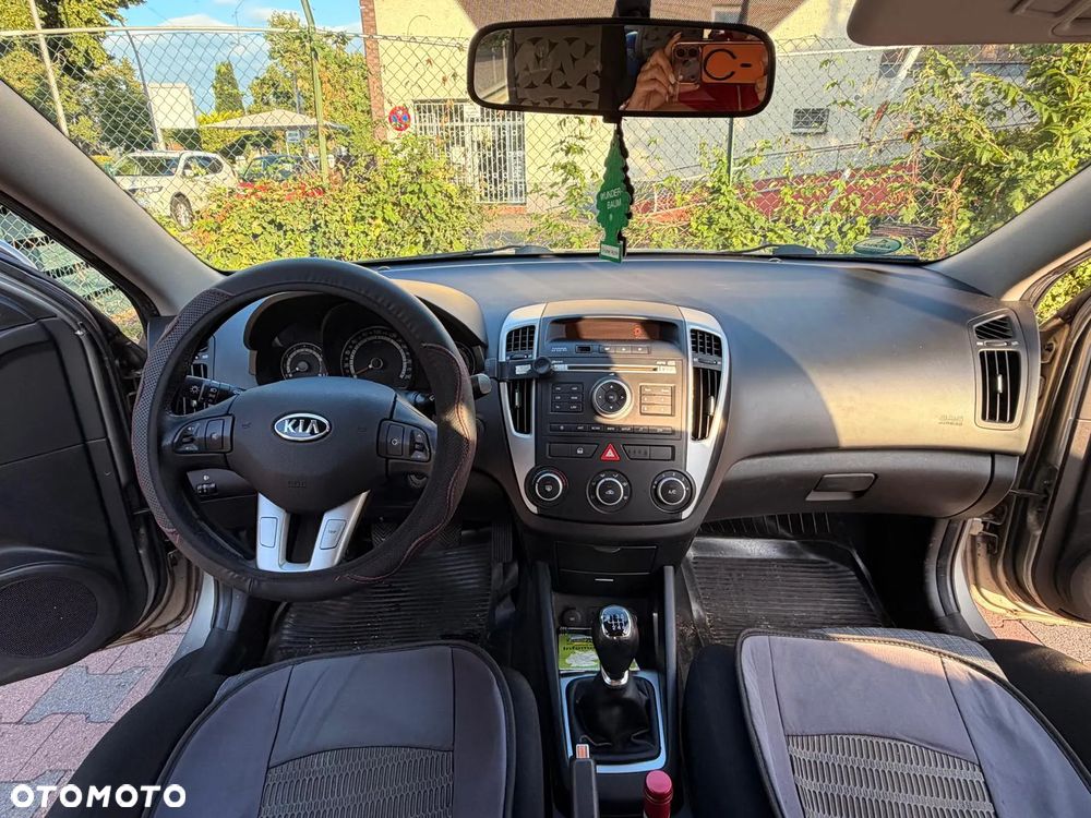 Kia Ceed - 4