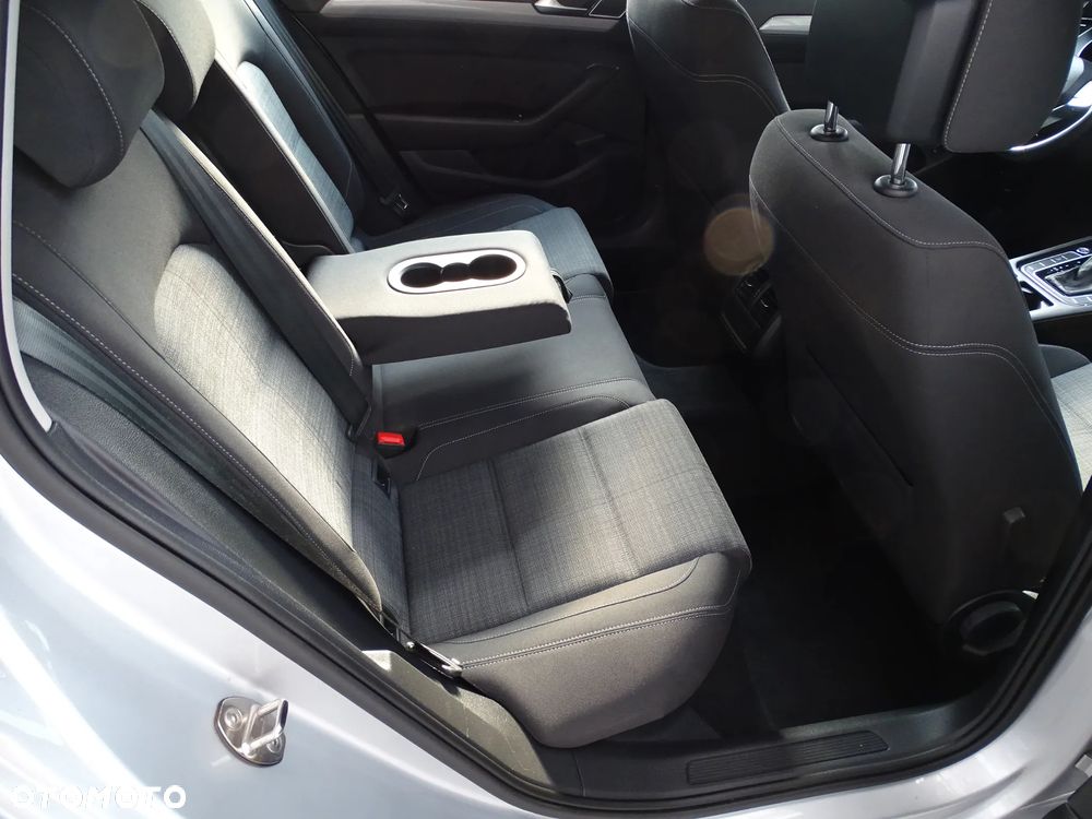 Volkswagen Passat 1.5 TSI EVO Comfortline DSG - 29