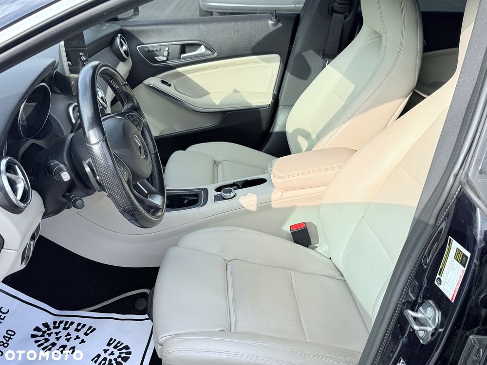 Mercedes-Benz CLA 250 7G-DCT AMG Line - 38