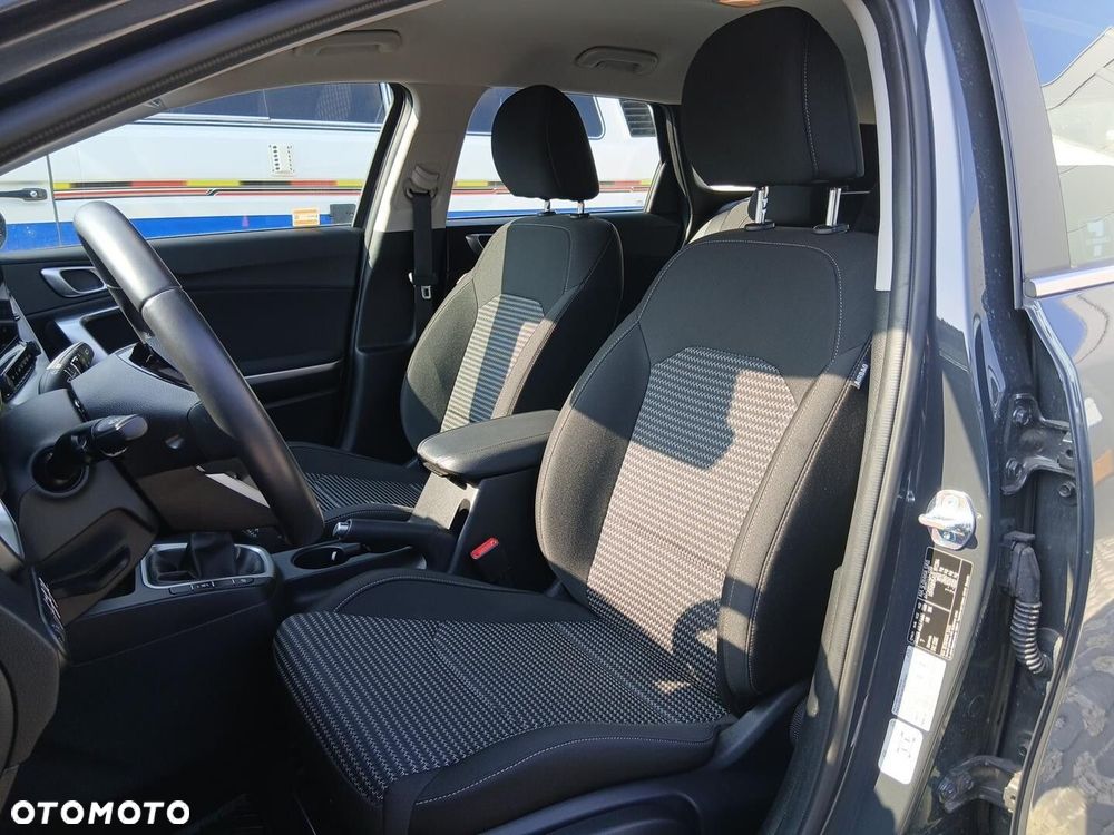 Kia Ceed 1.5 T-GDI M - 16