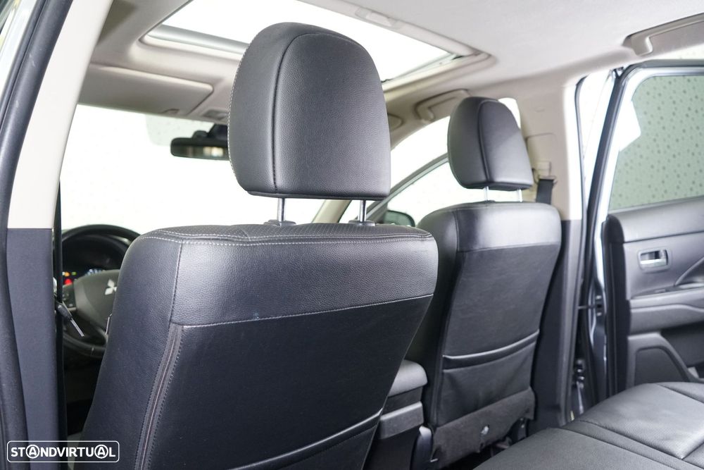 Mitsubishi Outlander 2.0 4WD Plus - 39