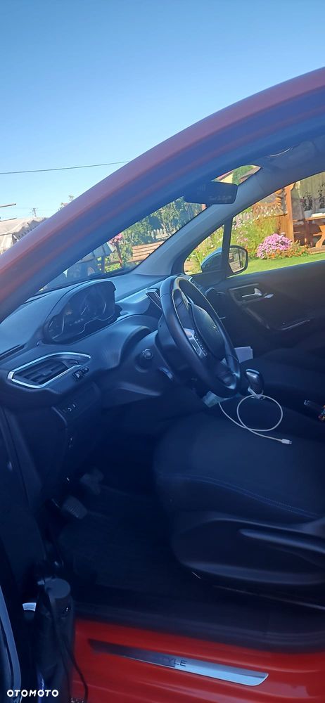 Peugeot 208 1.2 PureTech Allure - 19