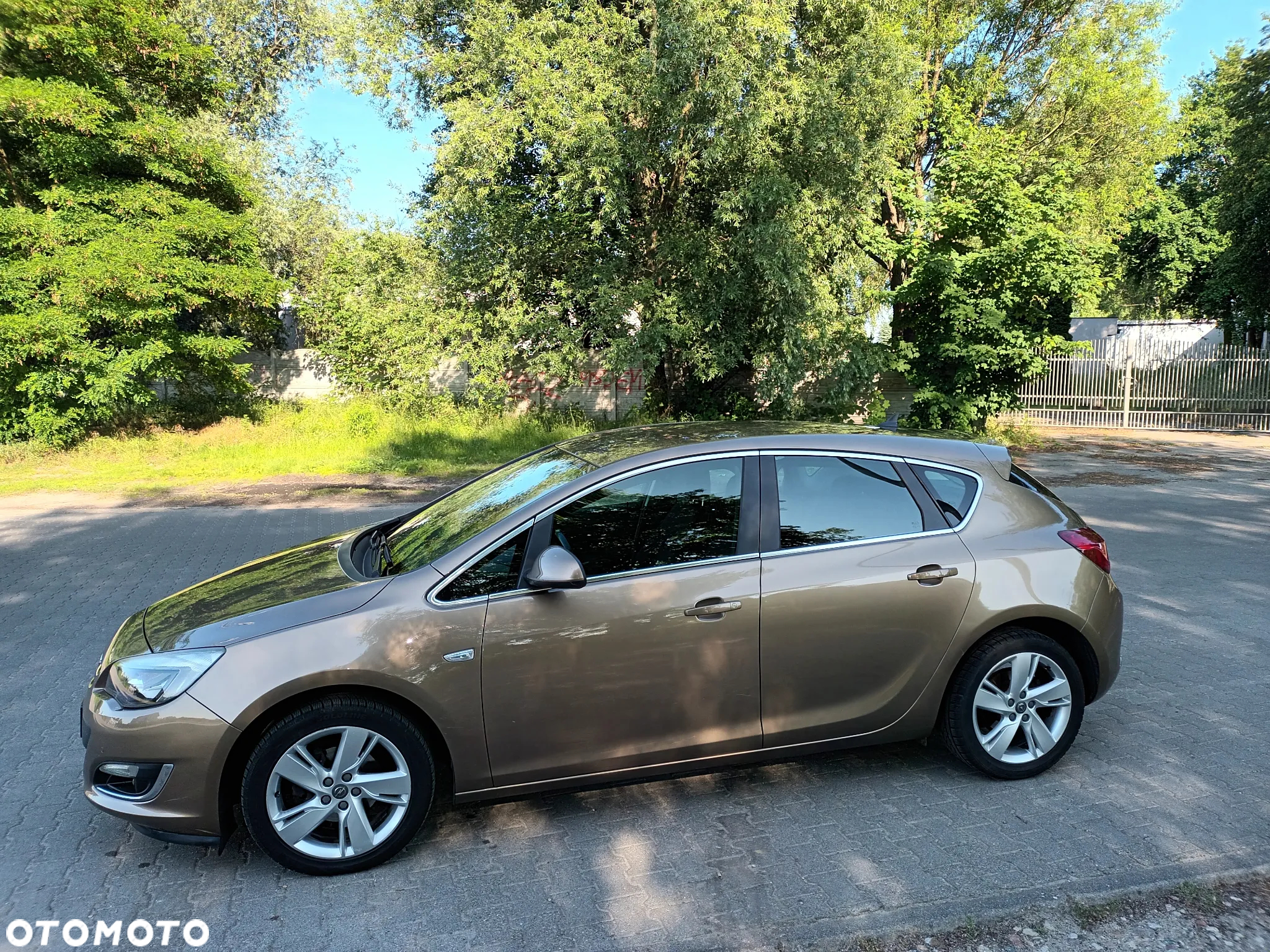 Opel Astra IV 1.4 T Cosmo - 4