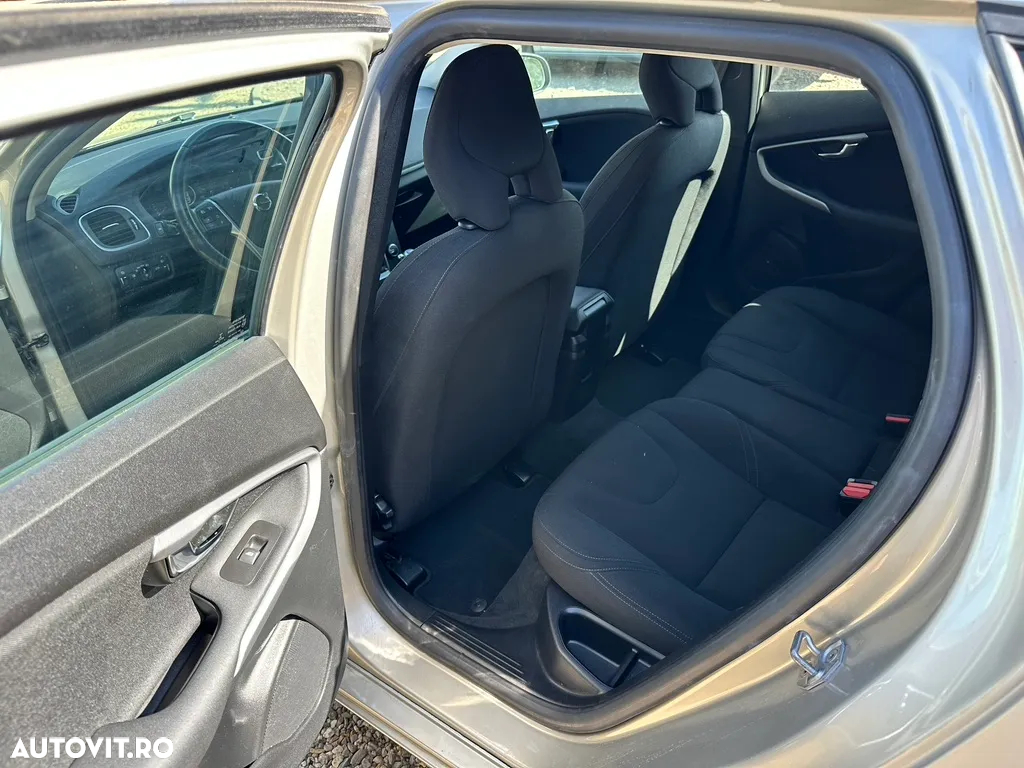 Volvo V40 D2 DRIVe Momentum - 10