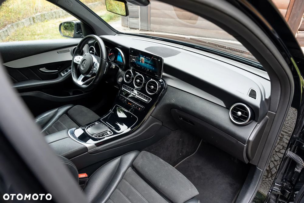 Mercedes-Benz GLC 200 d 4Matic 9G-TRONIC AMG Line - 27