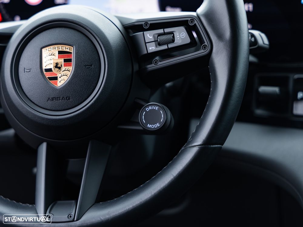 Porsche Taycan Cross Turismo Sport bateria Performance Plus - 13