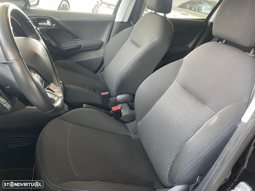 Peugeot 208 1.2 PureTech Style - 10