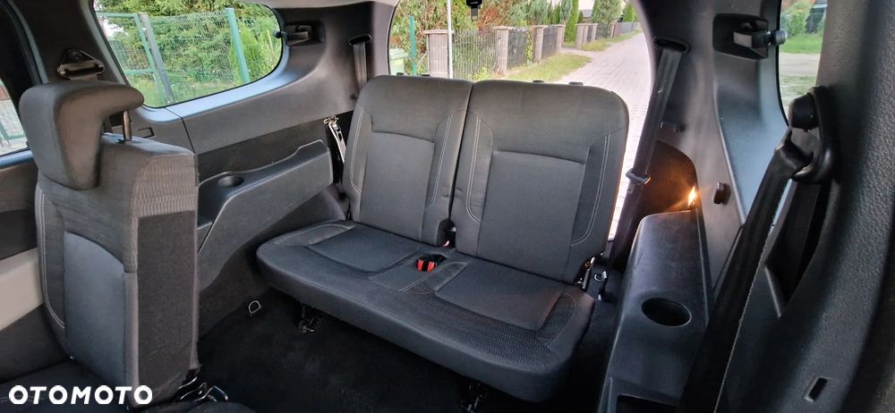 Dacia Lodgy 1.6 SCe Laureate S&S - 29