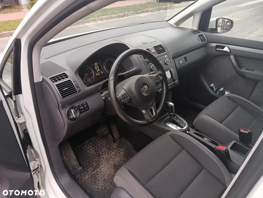 Volkswagen Touran 2.0 TDI DSG Highline - 16