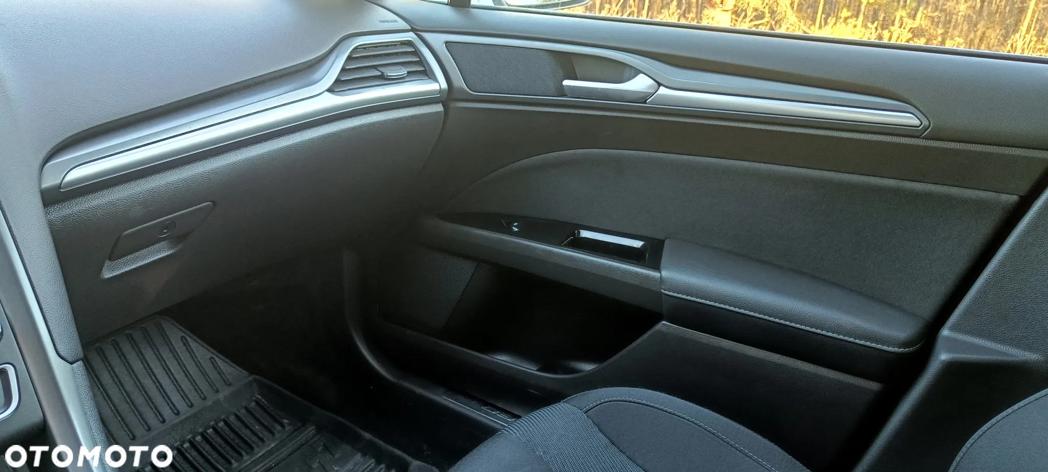 Ford Mondeo 1.5 TDCi ECOnetic Ambiente - 11