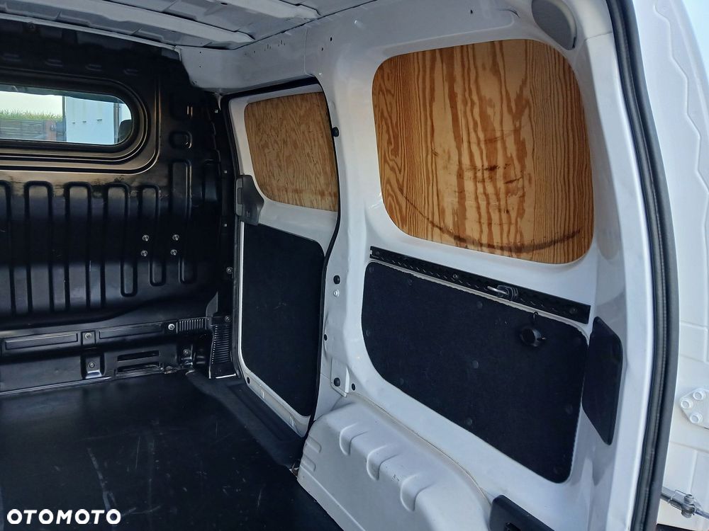 Nissan NV200 - 11