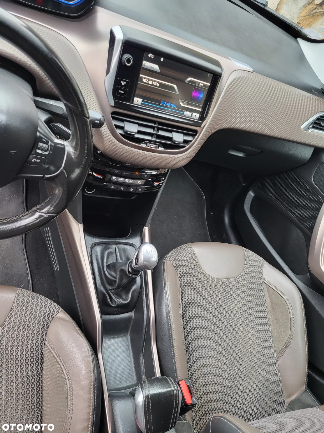 Peugeot 2008 e-HDi FAP 115 STOP & START Allure - 16