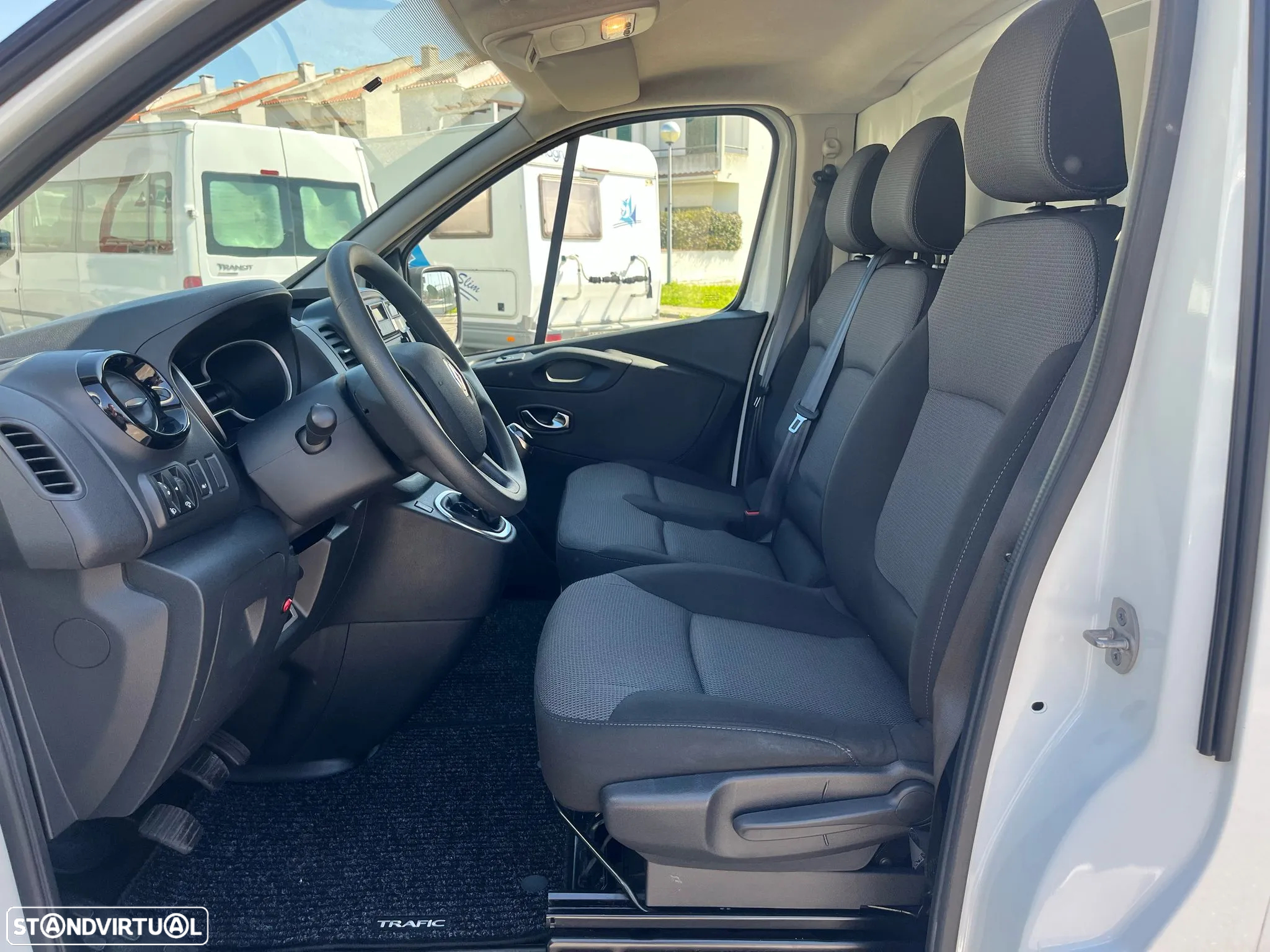 Renault TRAFIC 2.0 dCI 120cv - IVA DEDUTÍVEL - SISTEMA FRIO BALTRINA - 23