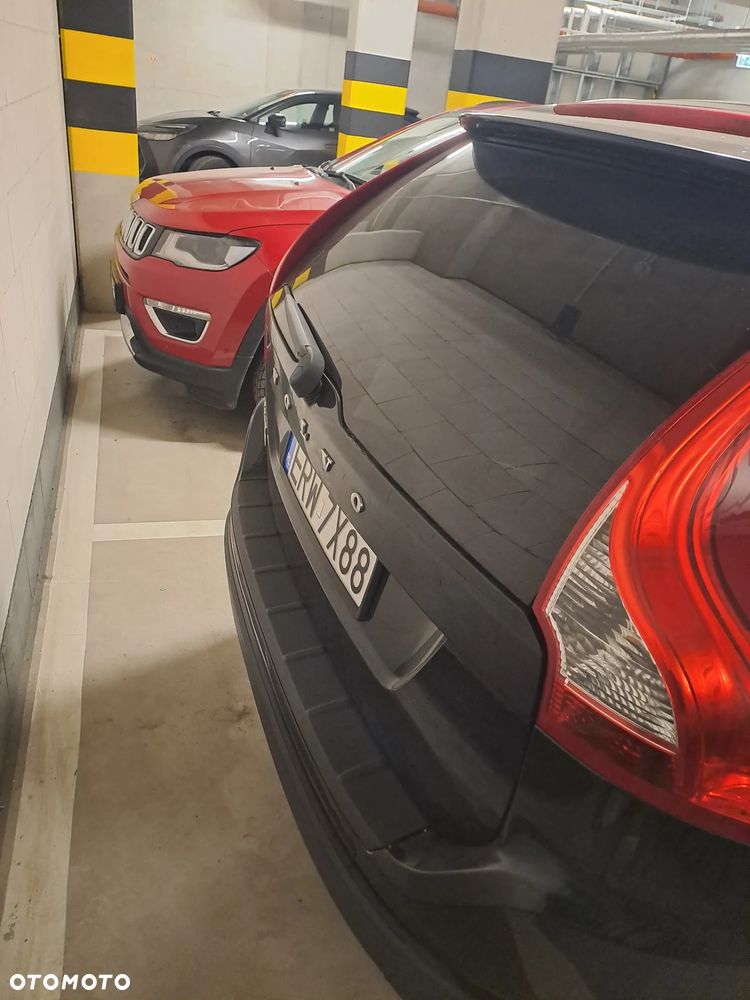Volvo XC 60 3.2 AWD Momentum - 23