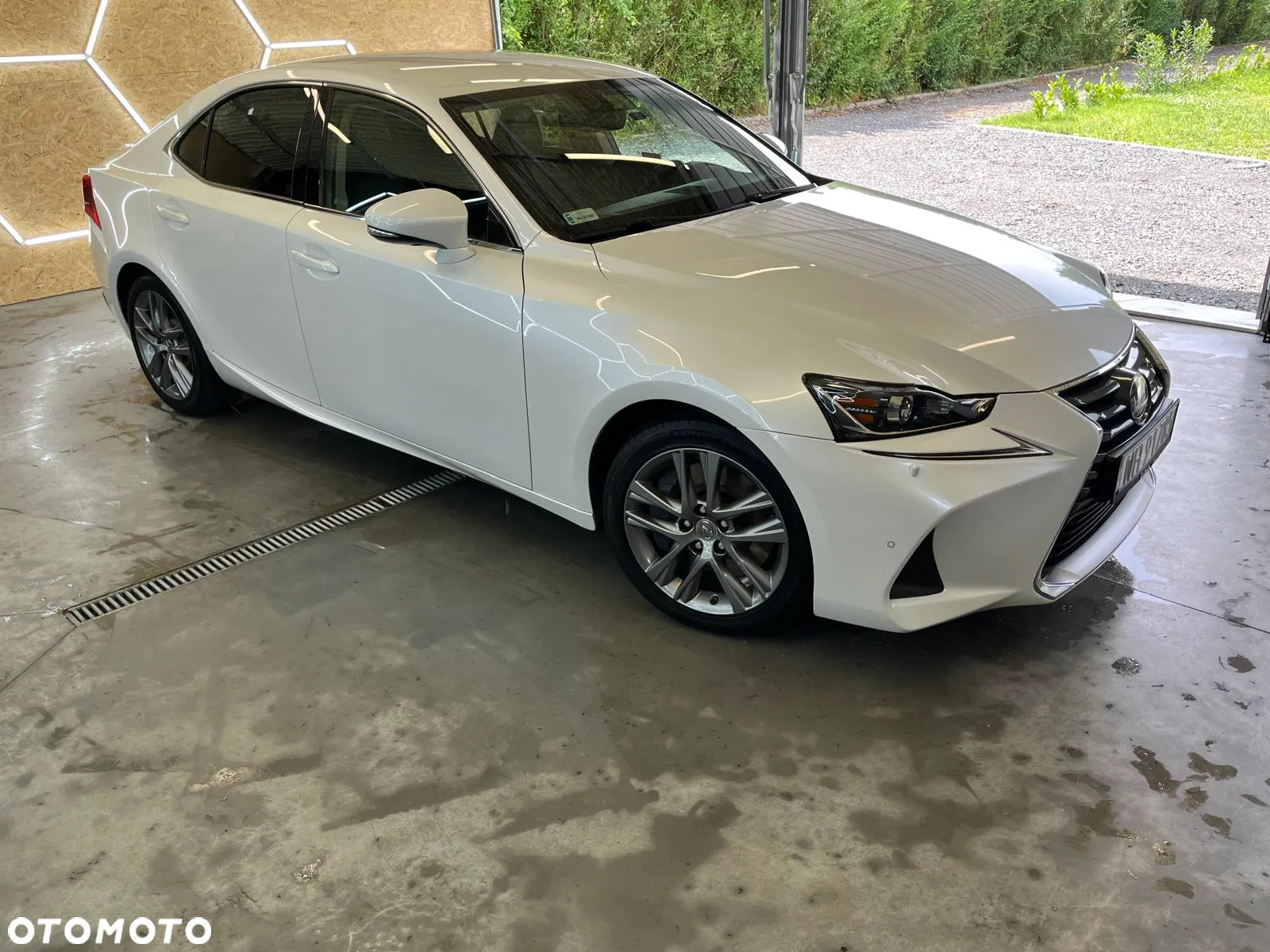 Lexus IS 200t / 300 Elegance - 2