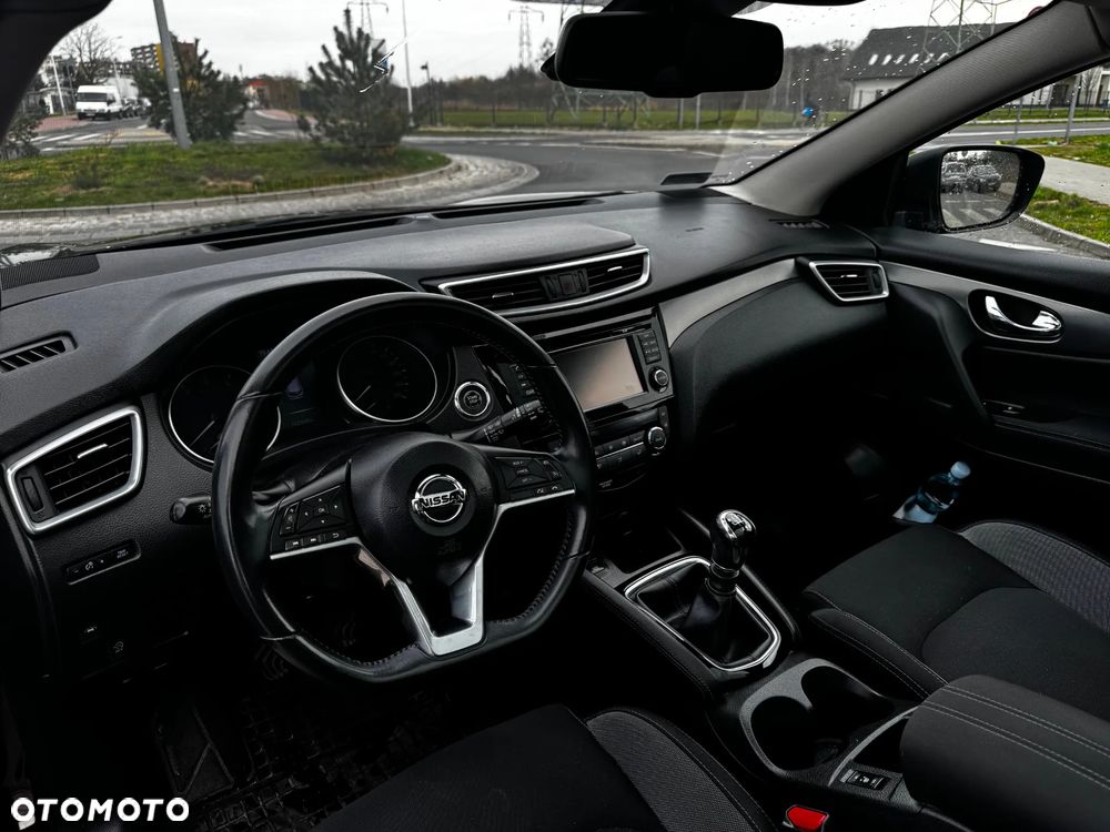 Nissan Qashqai 1.2 DIG-T N-Connecta EU6 - 9