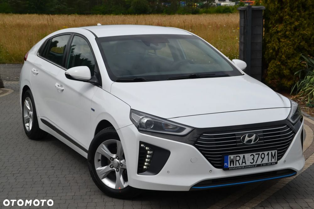 Hyundai IONIQ - 15