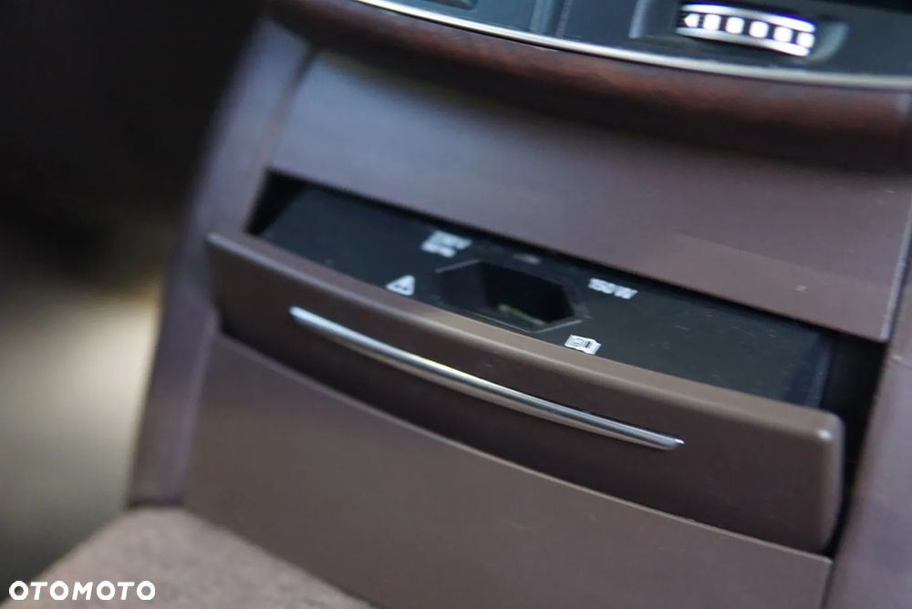 Audi A8 - 30