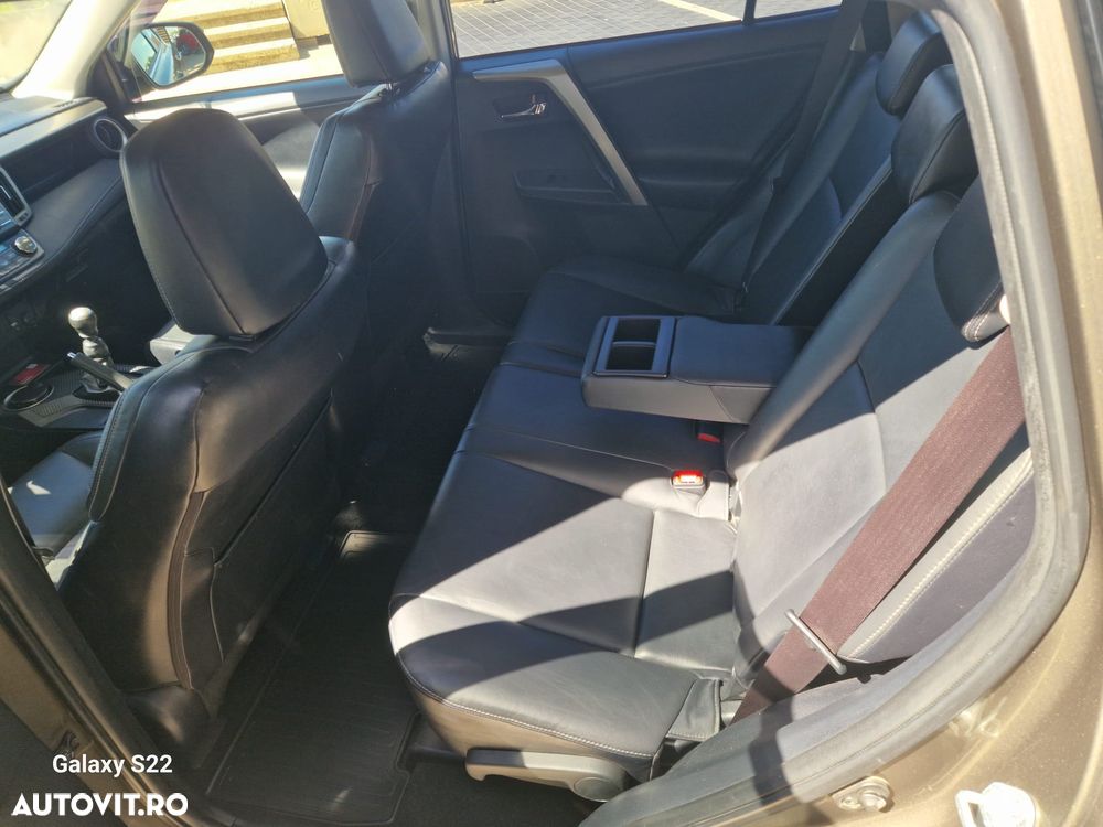 Toyota RAV4 2.0 D-4D 4WD Executive - 23