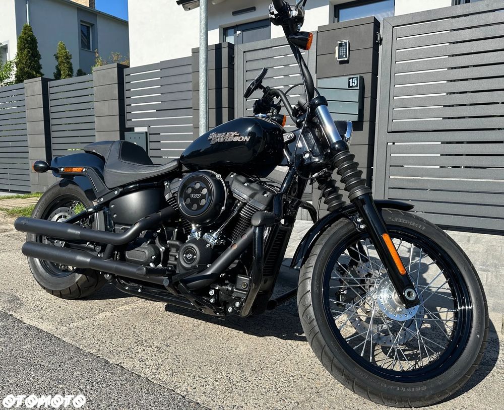 Harley-Davidson Dyna Street Bob - 15