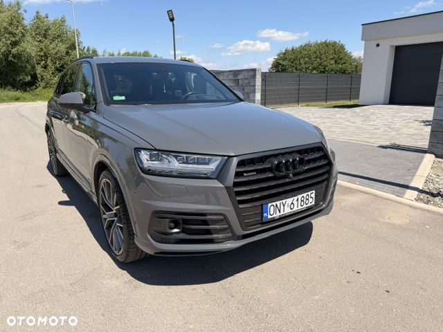 Audi Q7 - 1