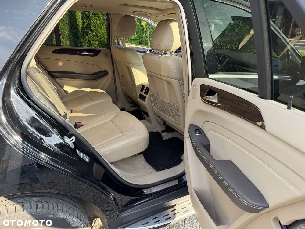 Mercedes-Benz ML - 15
