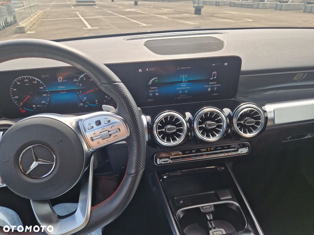 Mercedes-Benz GLB 250 4-Matic AMG Line 8G-DCT - 21