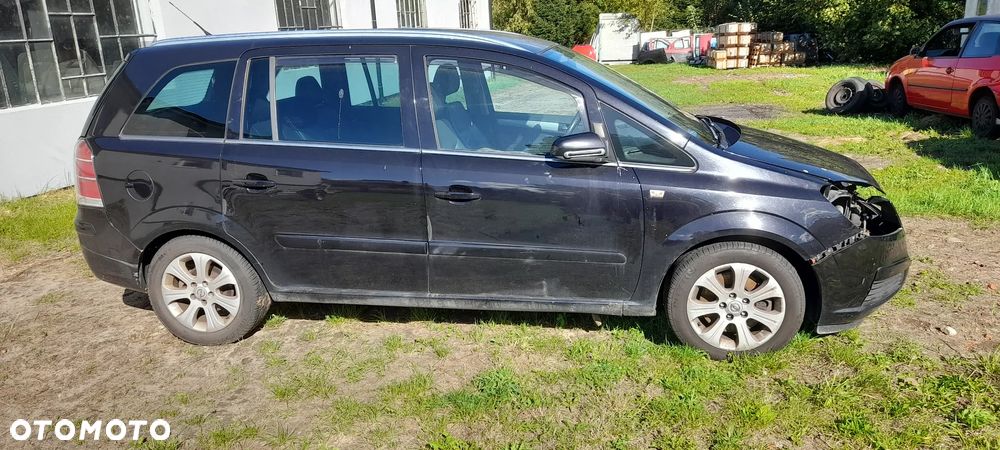 Opel Zafira B II drzwi prawe Z20R