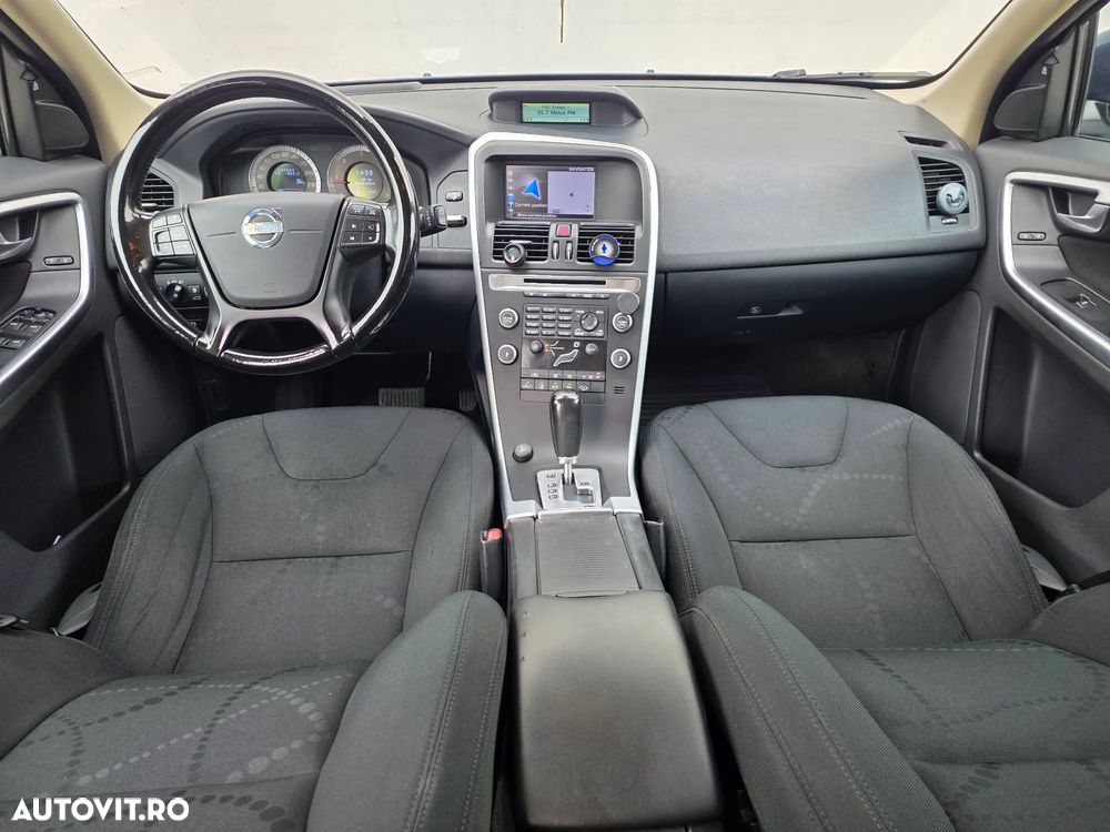 Volvo XC 60 D5 AWD Aut. Momentum - 6