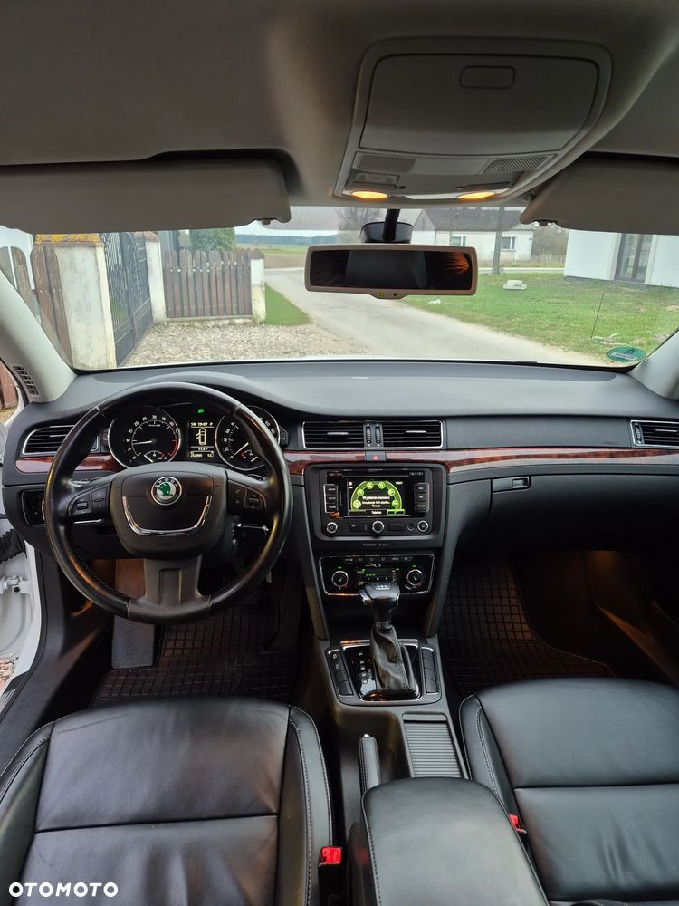Skoda Superb 2.0 TDI Elegance DSG - 17