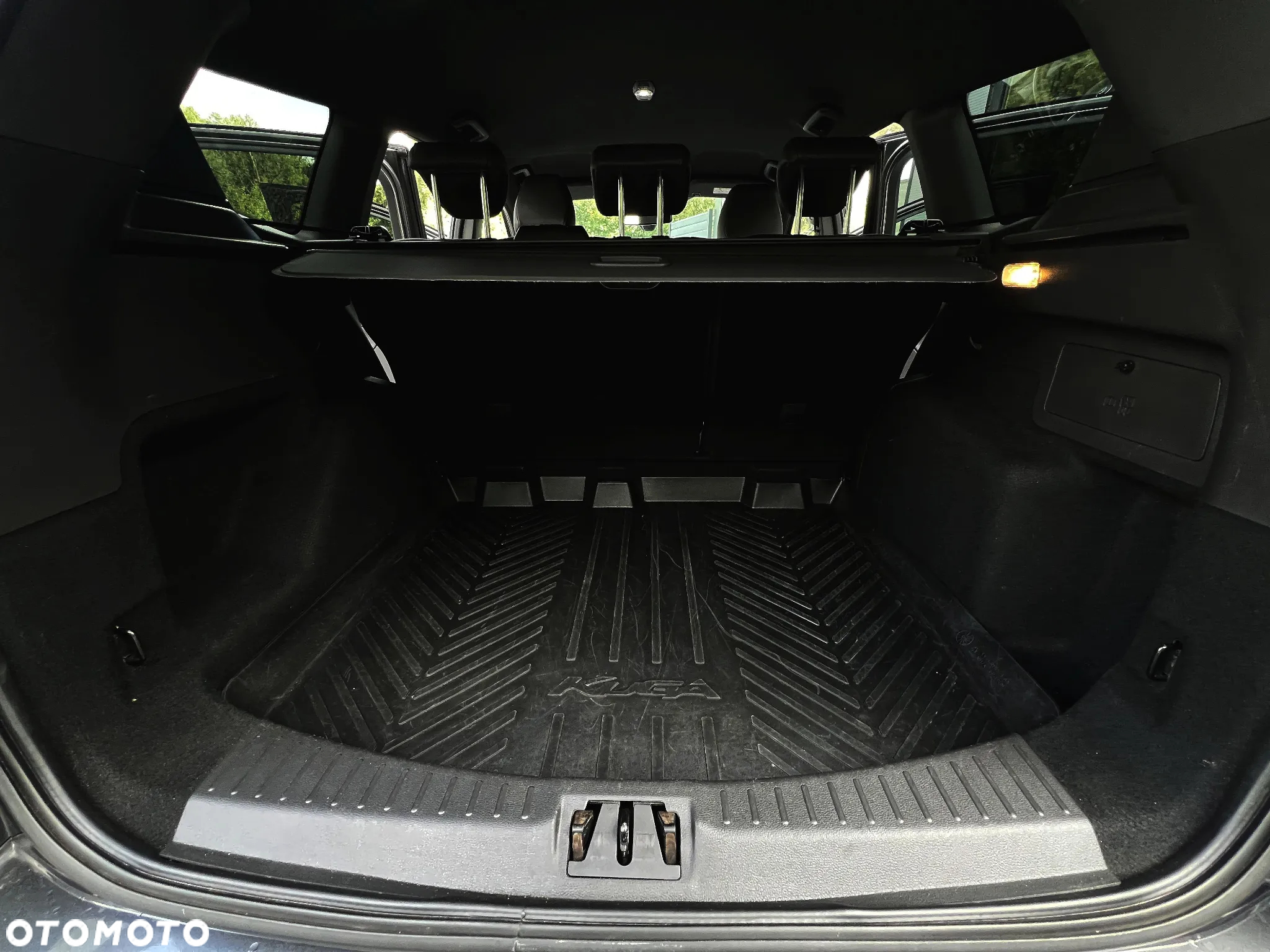 Ford Kuga 2.0 TDCi 2x4 ST-Line - 36