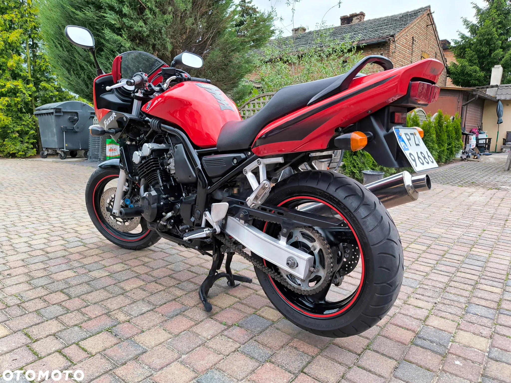 Yamaha FZS - 6
