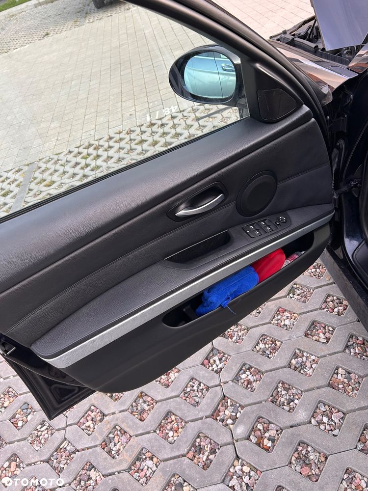 BMW Seria 3 320i - 25
