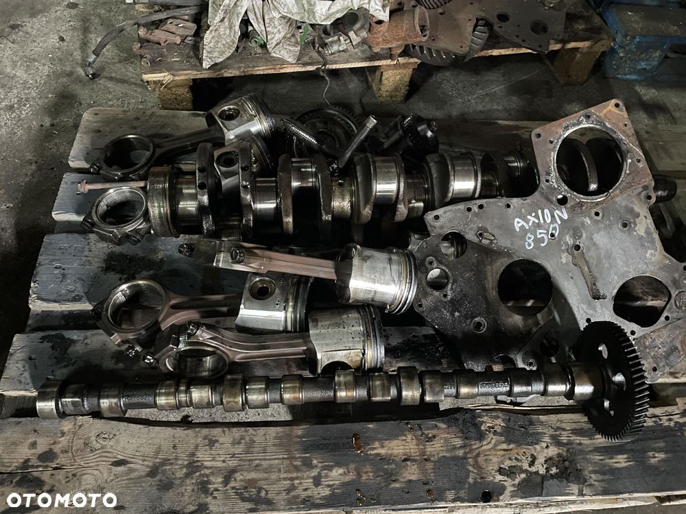 Claas Axion 850 - wał korbowy korbowód tłok wałek rozrządu popychacze - 1