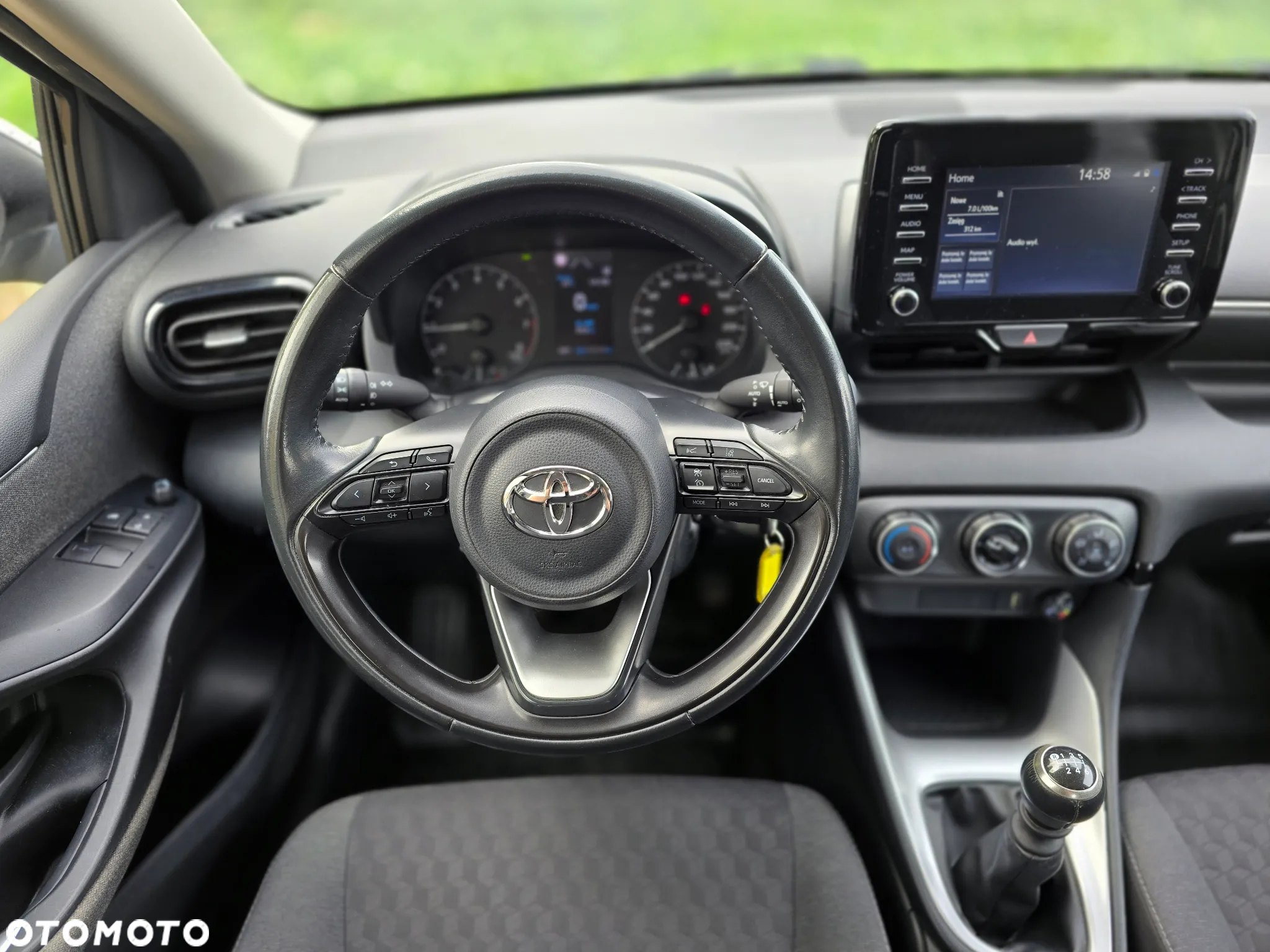Toyota Yaris - 25